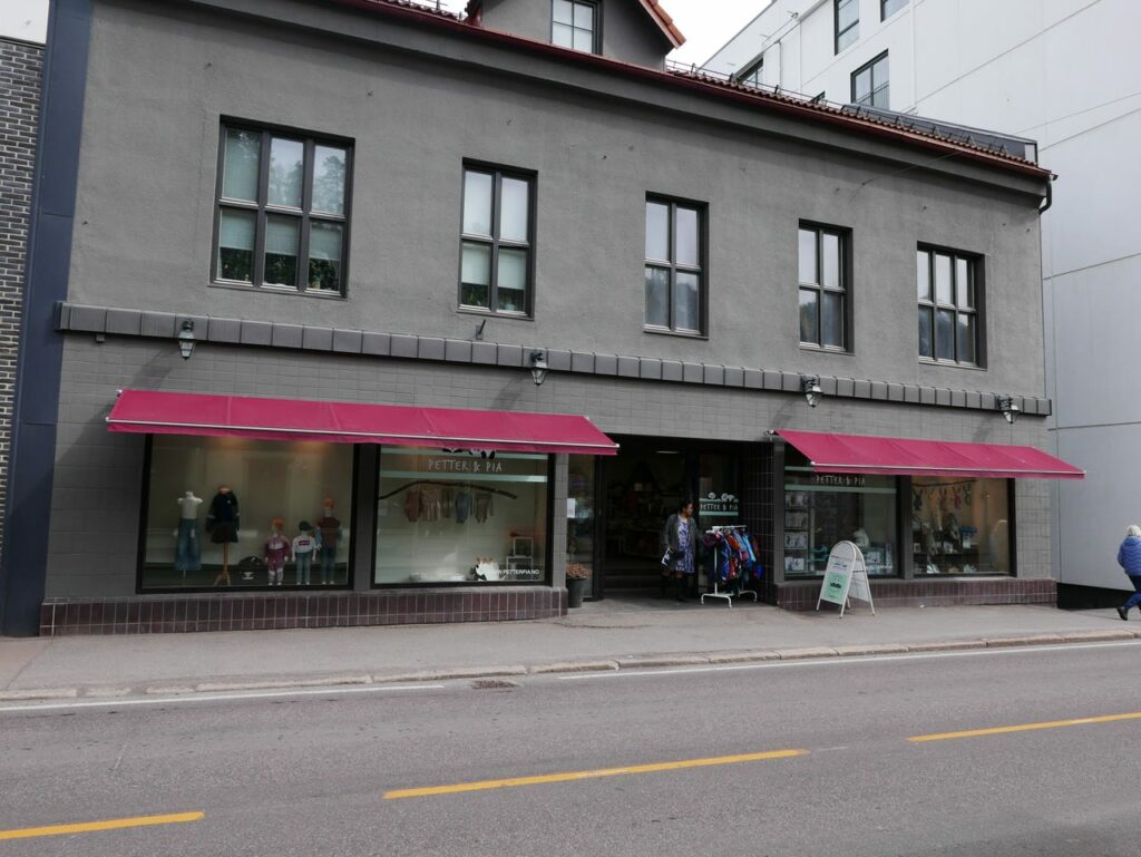 Fine lagerboder i Holmestrand sentrum til leie
